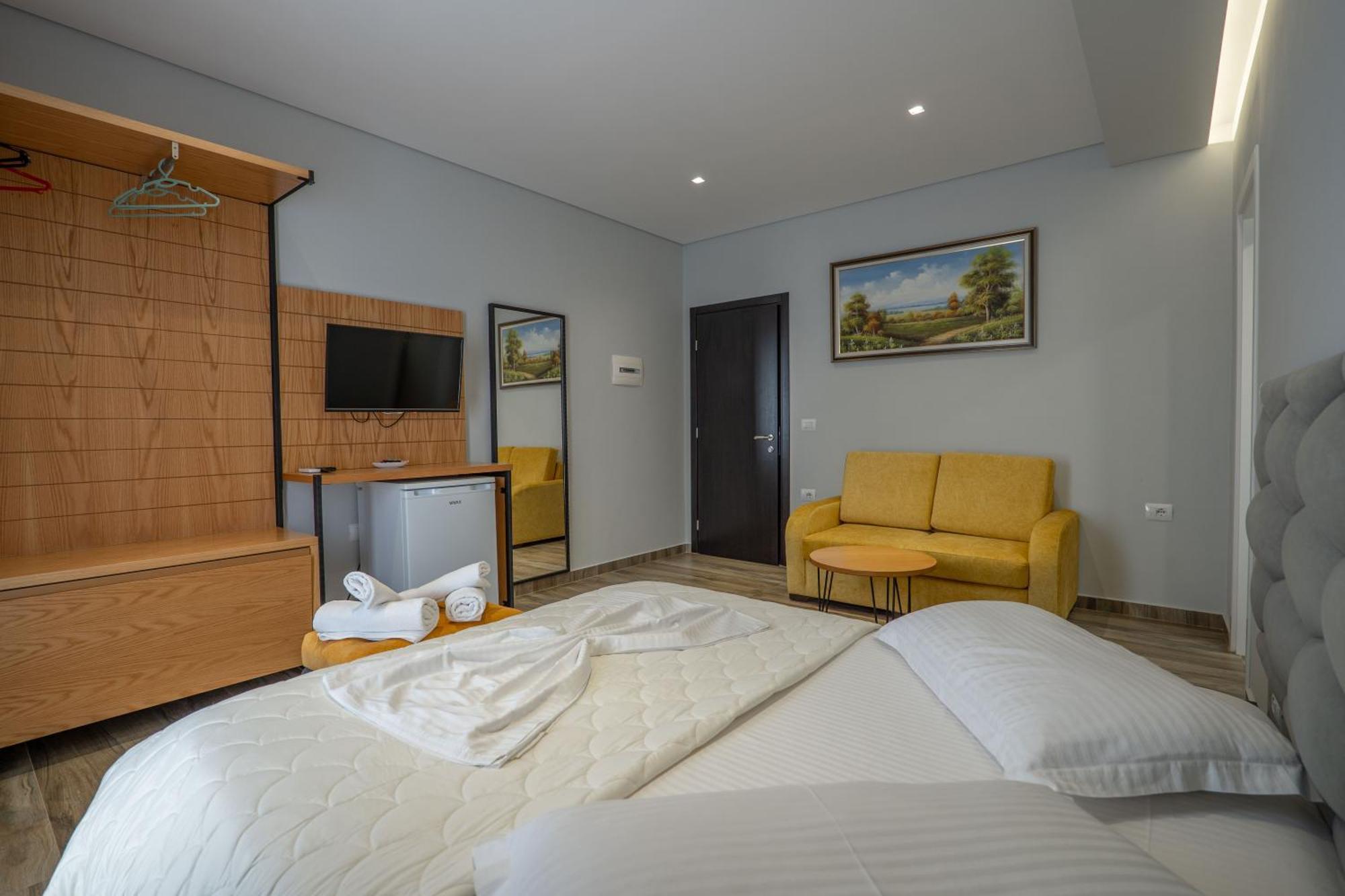 Sunkised Hotel Sarandë Eksteriør bilde