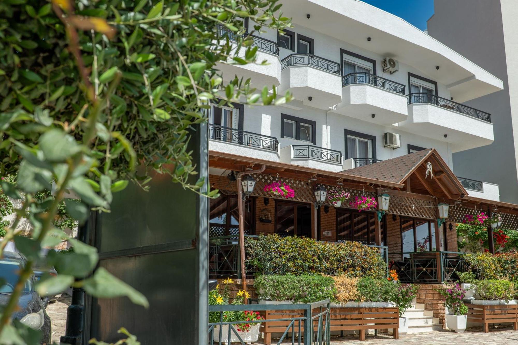 Sunkised Hotel Sarandë Eksteriør bilde
