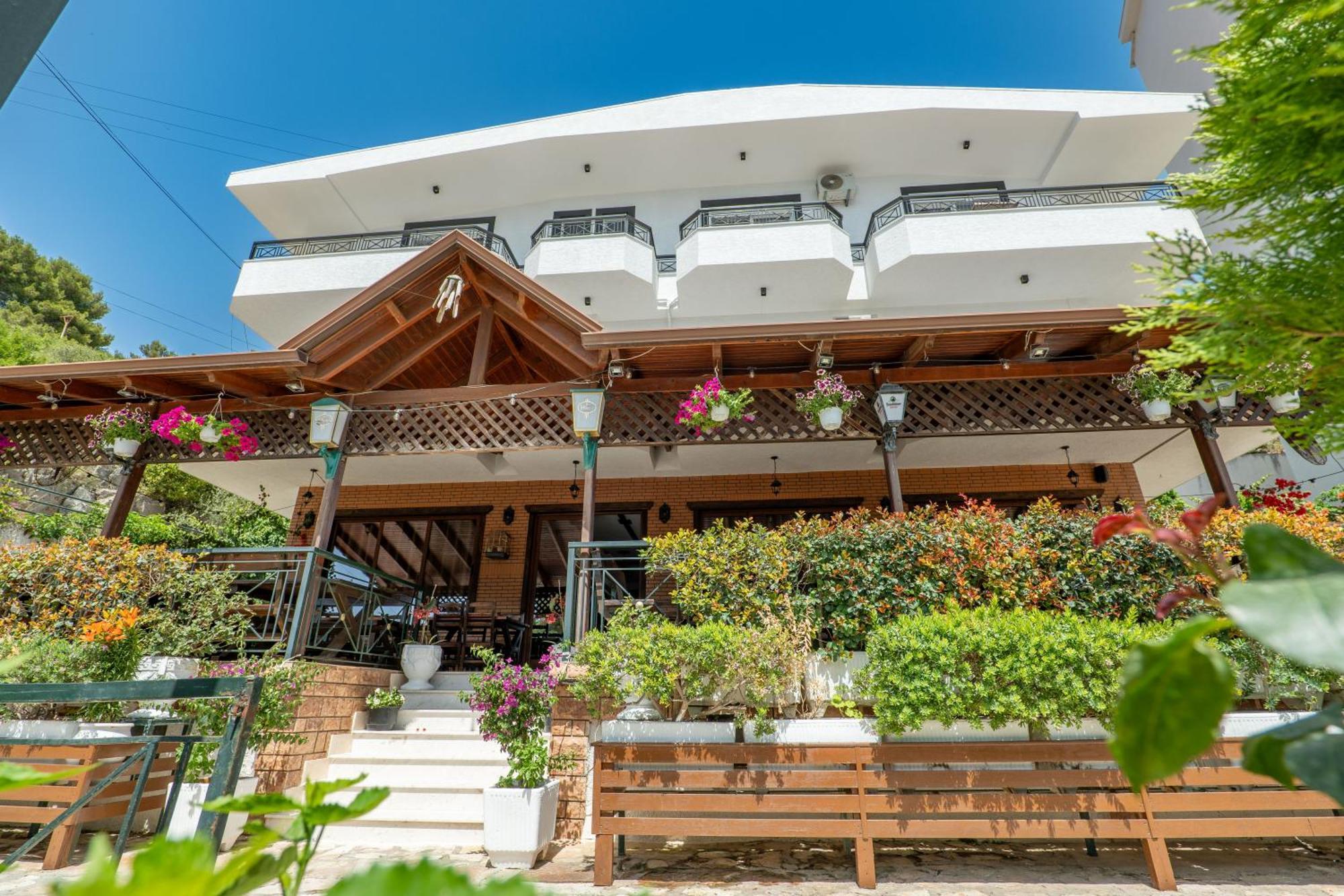 Sunkised Hotel Sarandë Eksteriør bilde