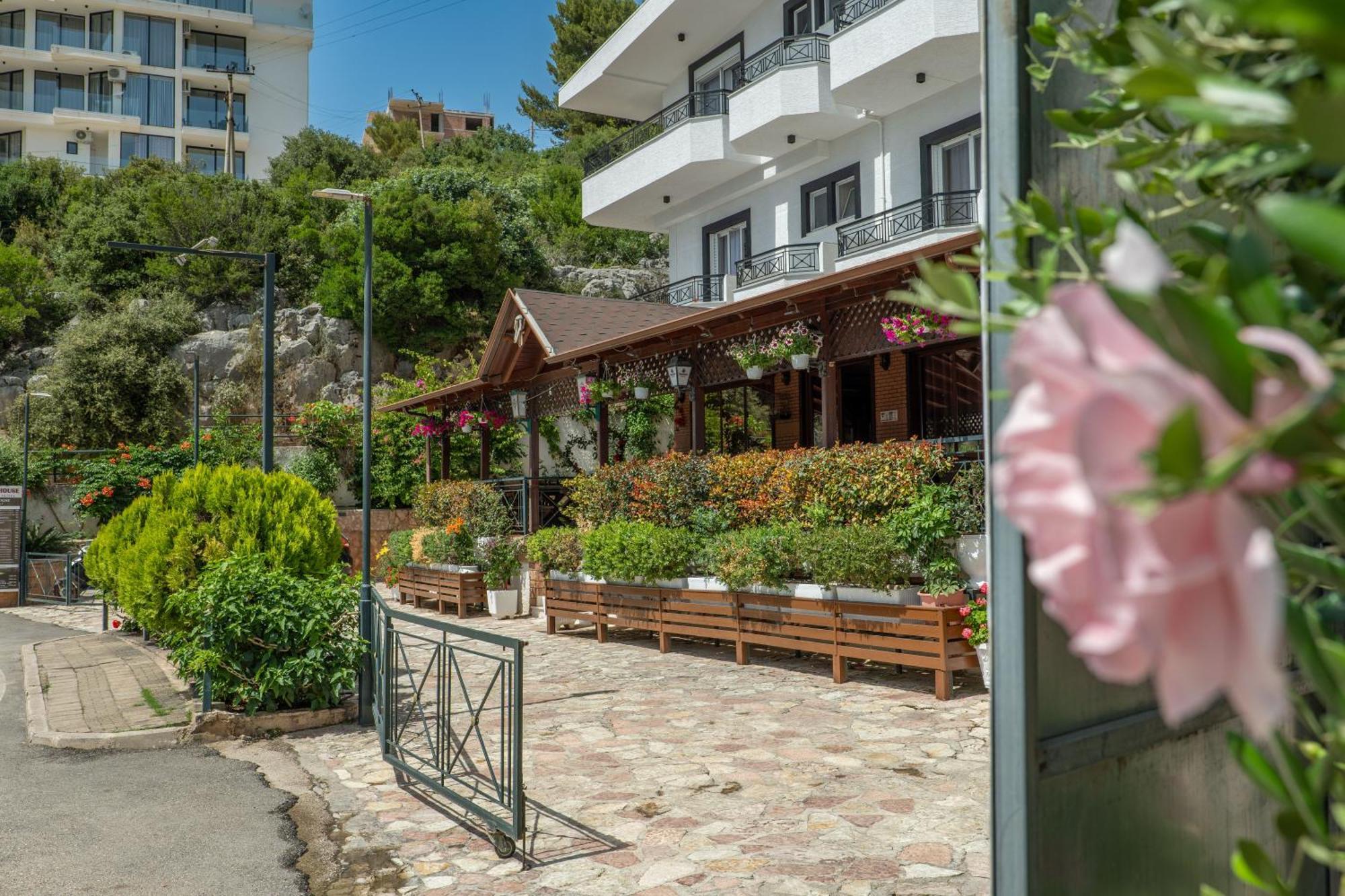 Sunkised Hotel Sarandë Eksteriør bilde
