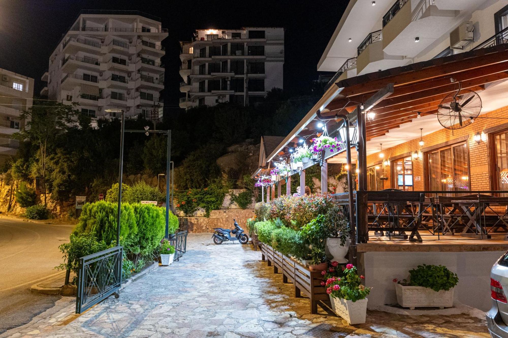 Sunkised Hotel Sarandë Eksteriør bilde