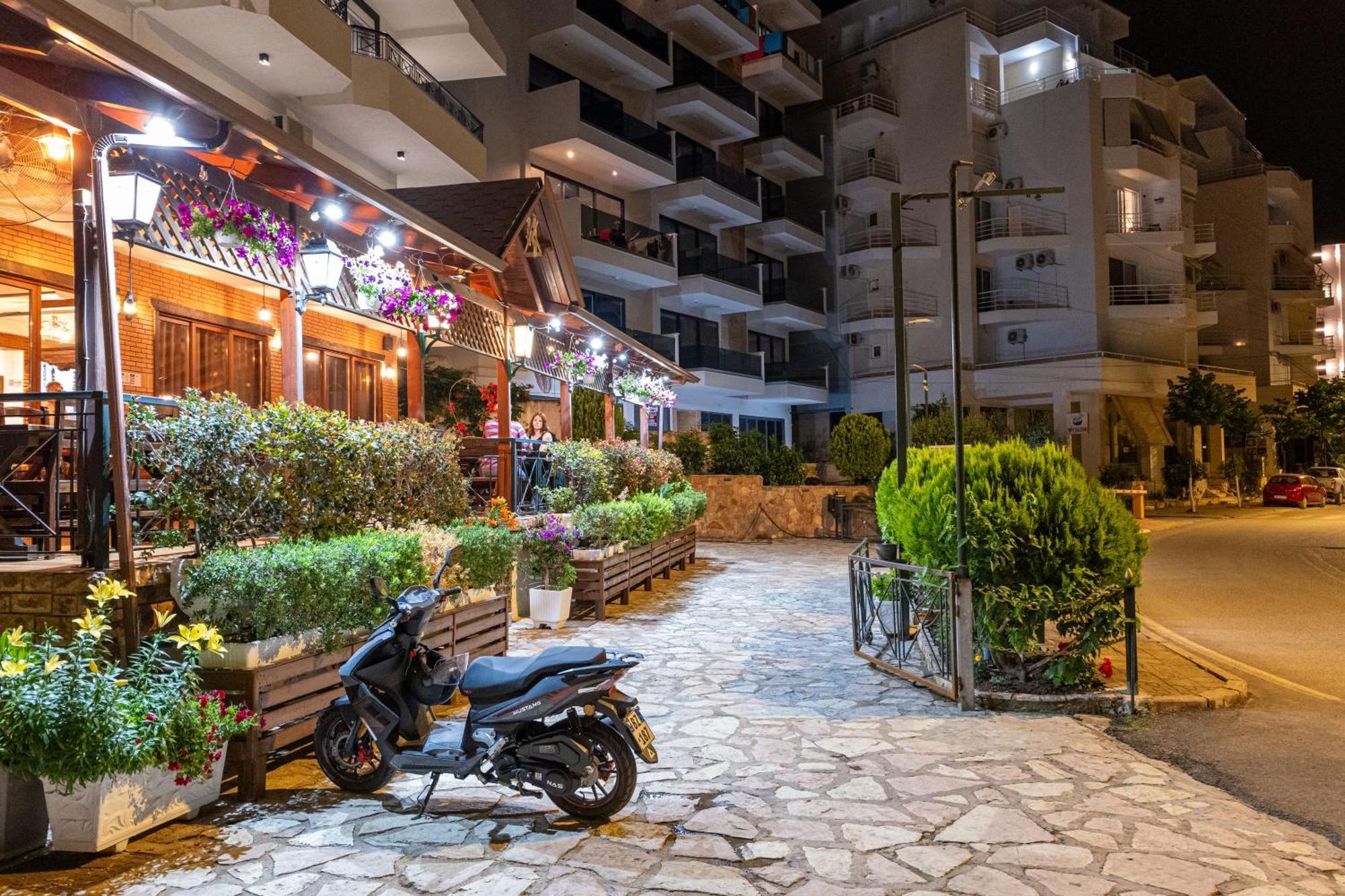 Sunkised Hotel Sarandë Eksteriør bilde