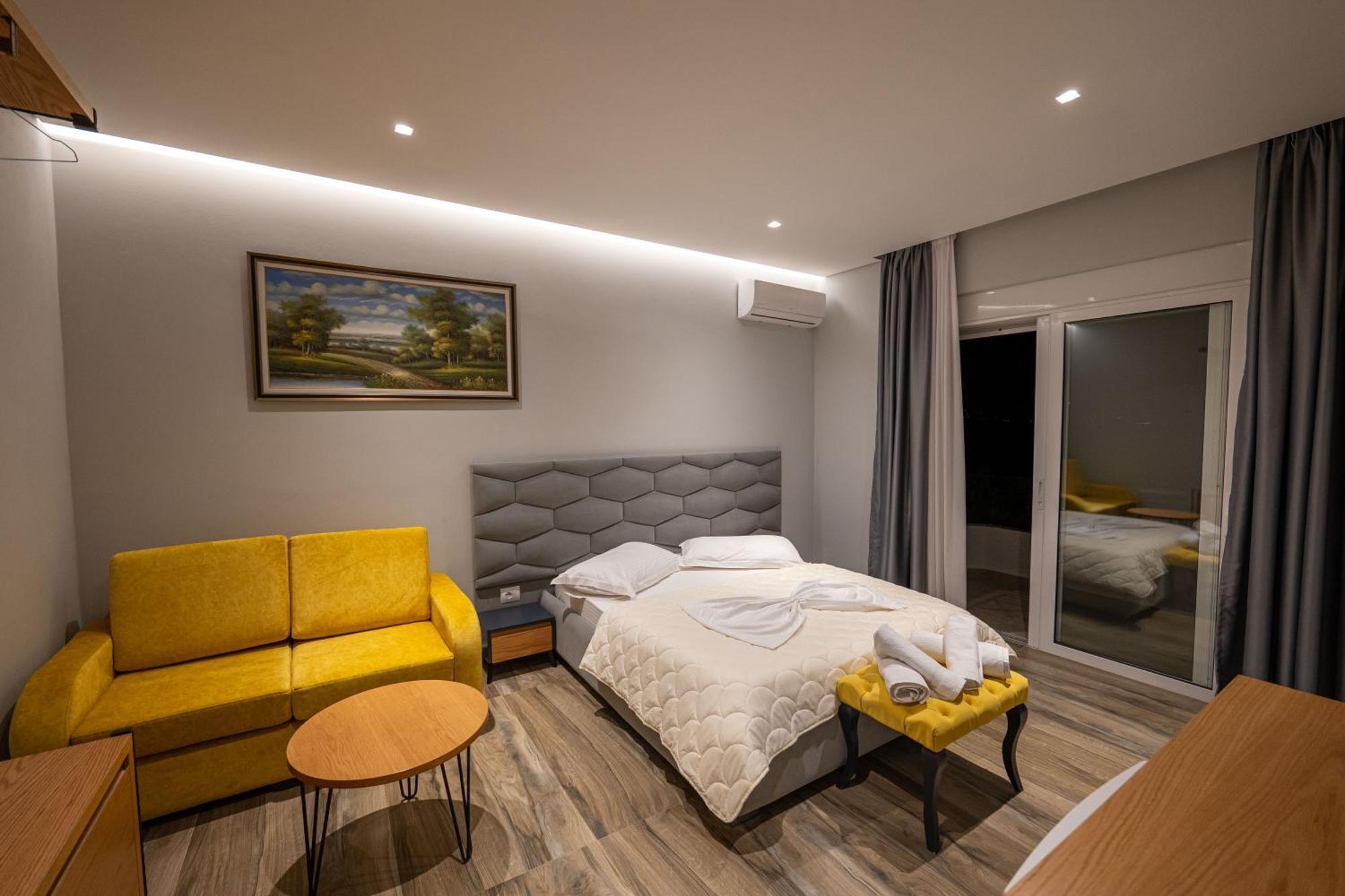 Sunkised Hotel Sarandë Eksteriør bilde